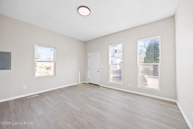 112 Dr W J Hodge St, Louisville, KY 40203