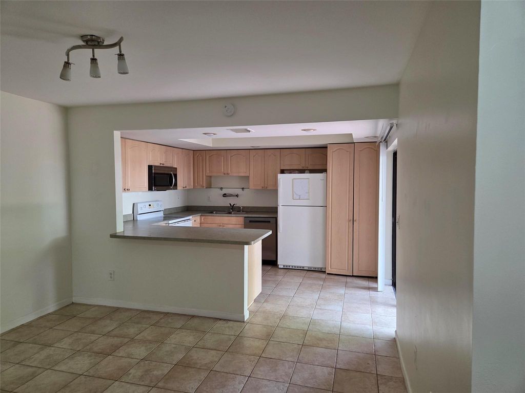 Image 1 of property listing at 12077 Regal Ct 12077, Wellington, FL 33414