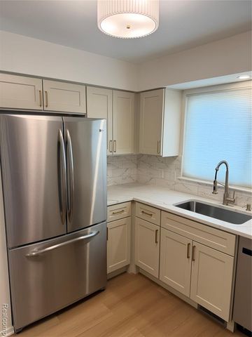 1477 Rue Deauville Boulevard, Ypsilanti, MI 48198