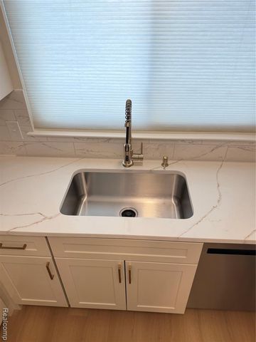 1477 Rue Deauville Boulevard, Ypsilanti, MI 48198