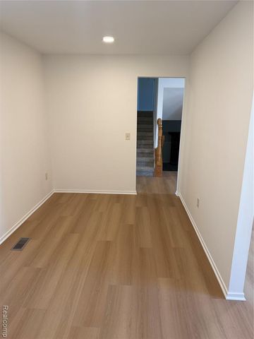 1477 Rue Deauville Boulevard, Ypsilanti, MI 48198