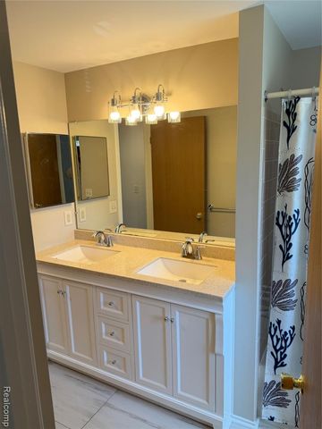 1477 Rue Deauville Boulevard, Ypsilanti, MI 48198