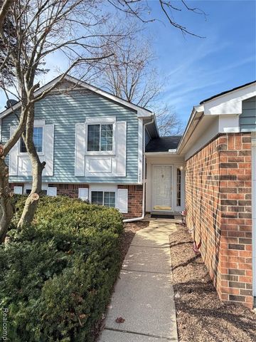 1477 Rue Deauville Boulevard, Ypsilanti, MI 48198