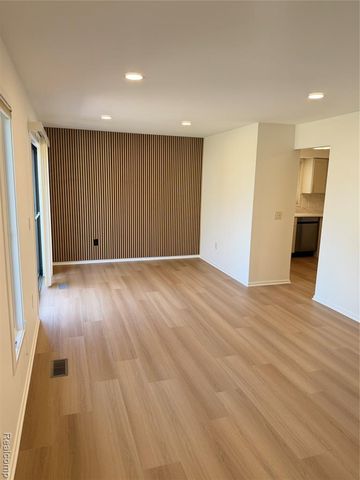 1477 Rue Deauville Boulevard, Ypsilanti, MI 48198