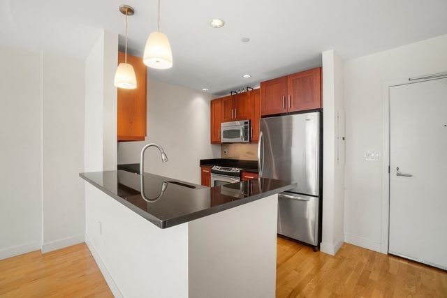 100 Station Landing 705, Medford, MA 02155