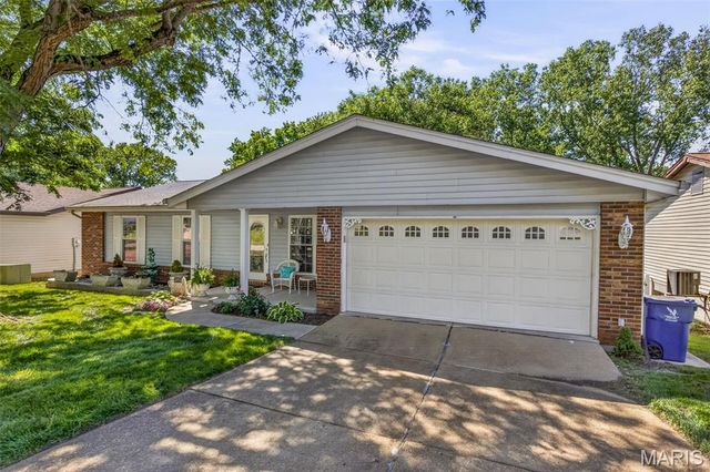 6021 Bissonnet Court, St Louis, MO 63129