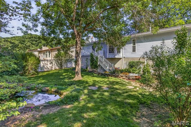 6021 Bissonnet Court, St Louis, MO 63129