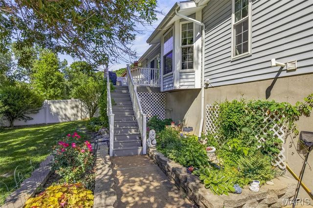 6021 Bissonnet Court, St Louis, MO 63129