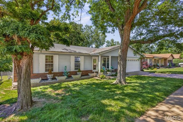 6021 Bissonnet Court, St Louis, MO 63129