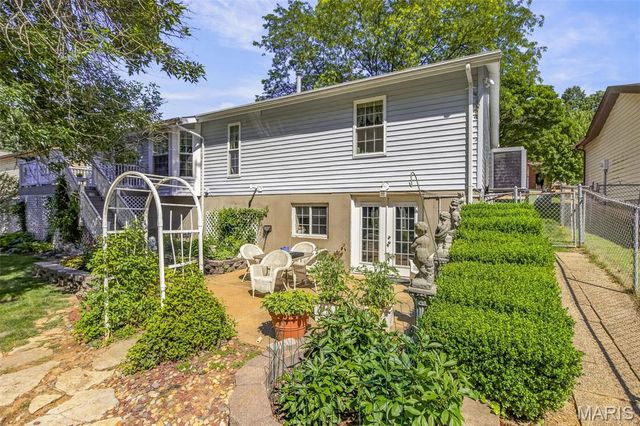 6021 Bissonnet Court, St Louis, MO 63129