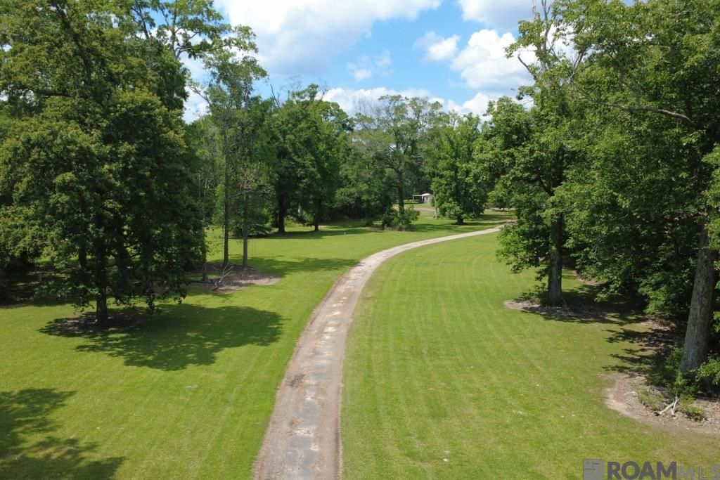 10717 Mccullough Rd, Zachary, LA 70791