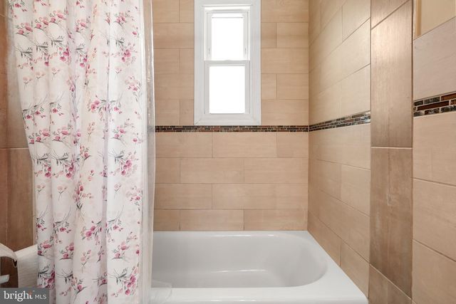 110 W BRISTOL RD, Warminster, PA 18974