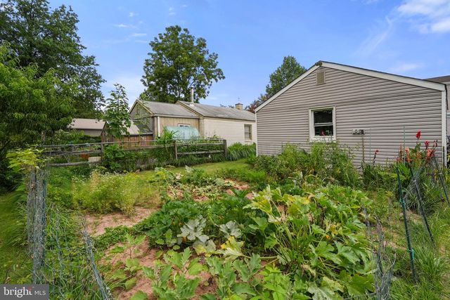 110 W BRISTOL RD, Warminster, PA 18974