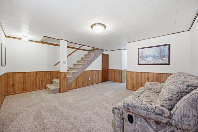 332 13th Avenue E, West Fargo, ND 58078