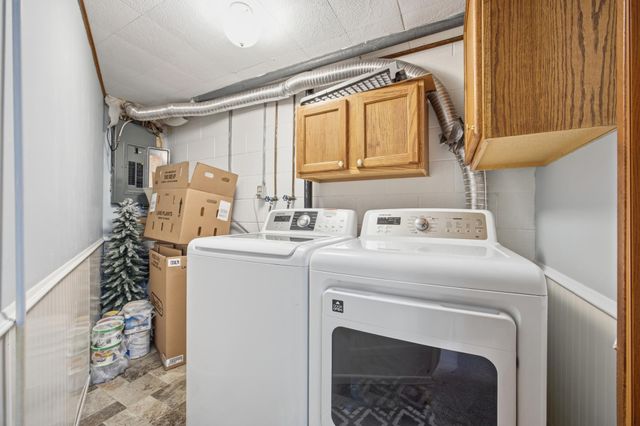 332 13th Avenue E, West Fargo, ND 58078