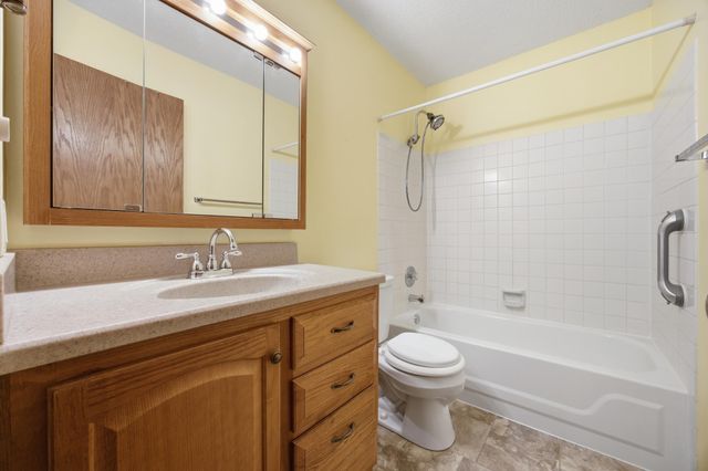 332 13th Avenue E, West Fargo, ND 58078