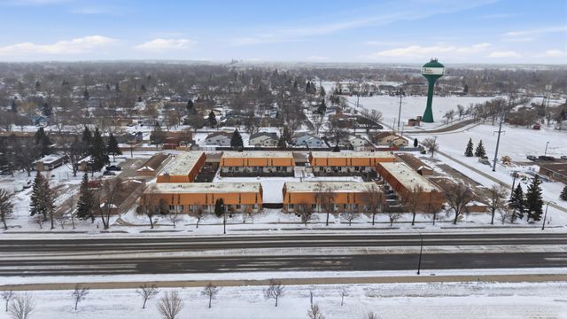 332 13th Avenue E, West Fargo, ND 58078