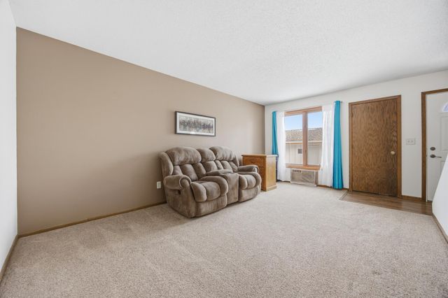 332 13th Avenue E, West Fargo, ND 58078