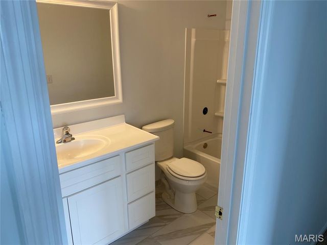 431 Peregrine Court, Winfield, MO 63389