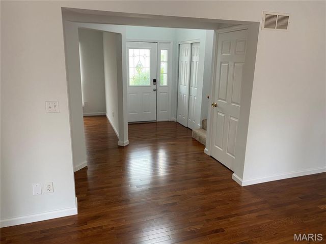 431 Peregrine Court, Winfield, MO 63389