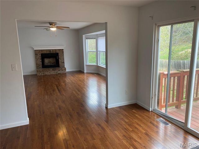 431 Peregrine Court, Winfield, MO 63389