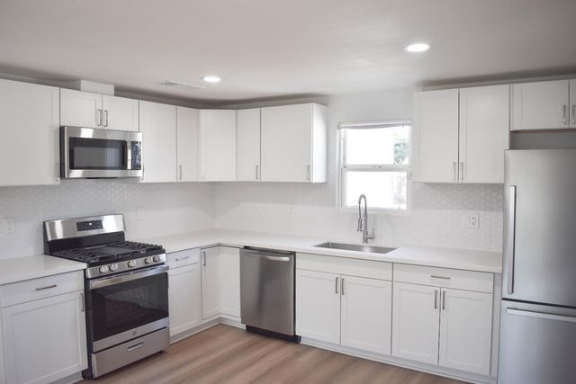 4155 E Clay Avenue, Fresno, CA 93702