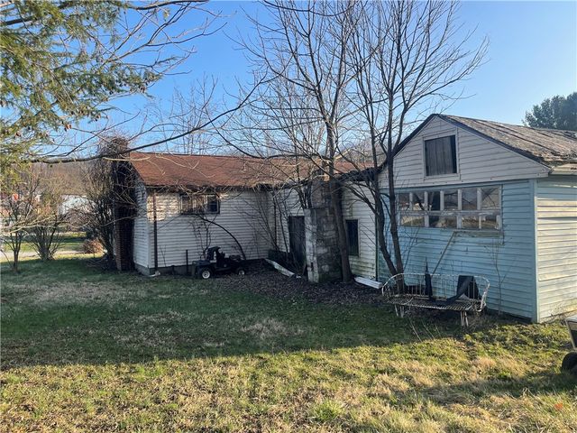 1000 Collinsburg Rd, Belle Vernon, PA 15089