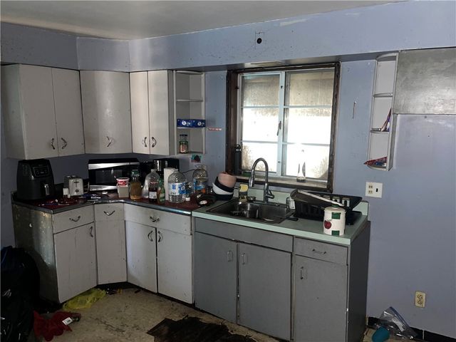 1000 Collinsburg Rd, Belle Vernon, PA 15089