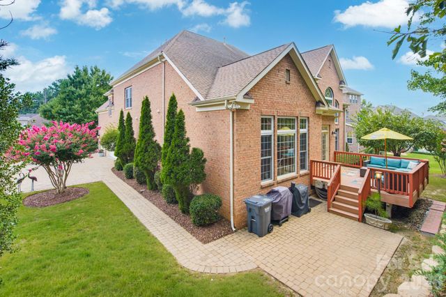 16506 Doves Canyon Lane, Charlotte, NC 28278