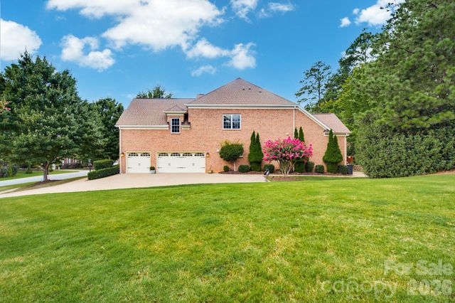 16506 Doves Canyon Lane, Charlotte, NC 28278