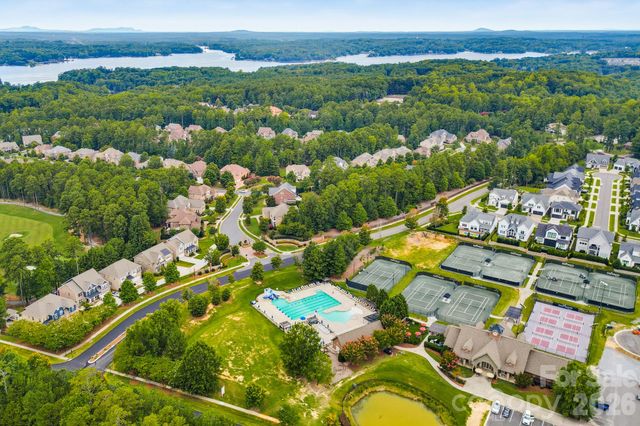 16506 Doves Canyon Lane, Charlotte, NC 28278