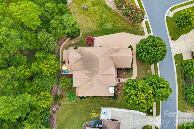16506 Doves Canyon Lane, Charlotte, NC 28278