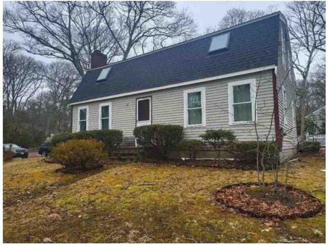 46 Pond Circle, Mashpee, MA 02649