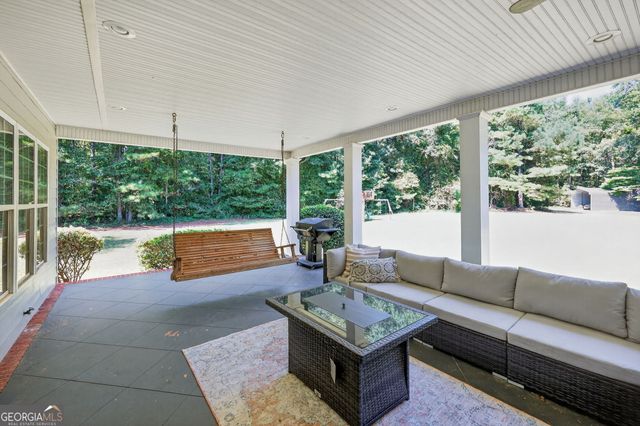 374 Deer Creek Drive, Forsyth, GA 31029