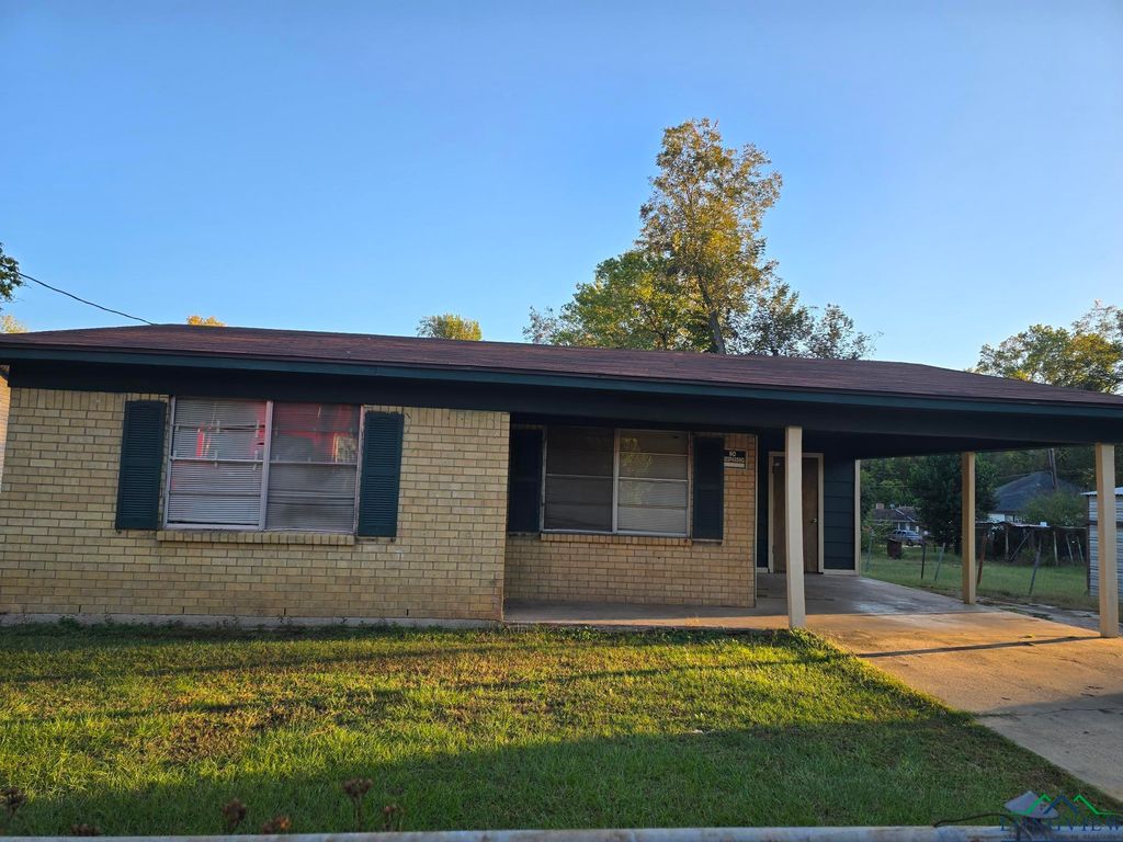 1402 E Burleson, Marshall, TX 75670