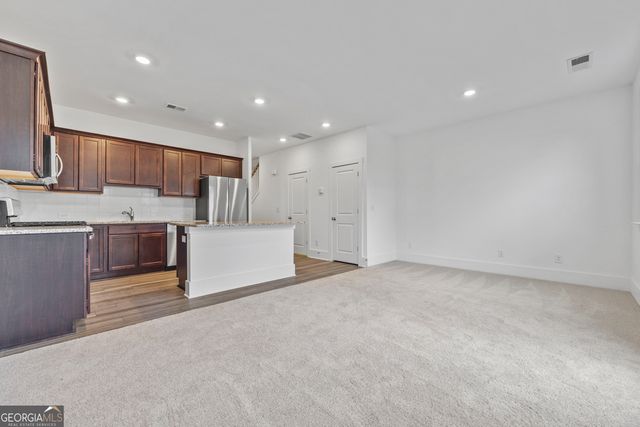 1516 Parks Edge Lane NW, Atlanta, GA 30318