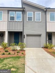 1516 Parks Edge Lane NW, Atlanta, GA 30318