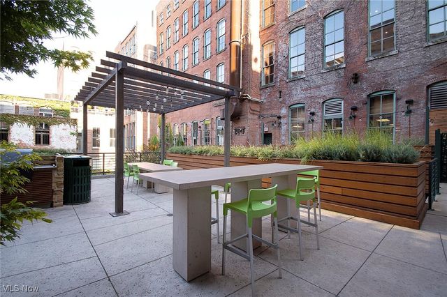 725 Johnson Court 313, Cleveland, OH 44113