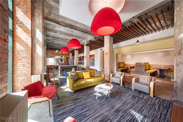 725 Johnson Court 313, Cleveland, OH 44113