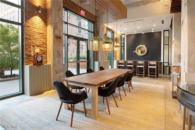 725 Johnson Court 313, Cleveland, OH 44113