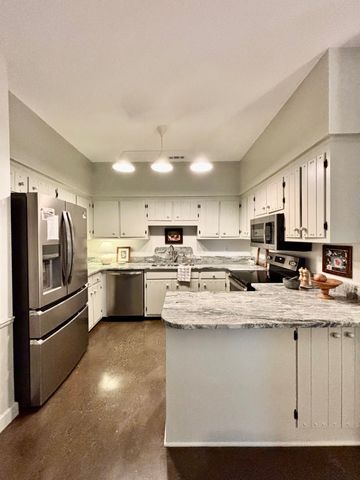 1009 Boxwood Dr, Franklin, TN 37069