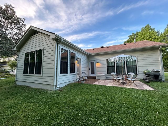 1009 Boxwood Dr, Franklin, TN 37069