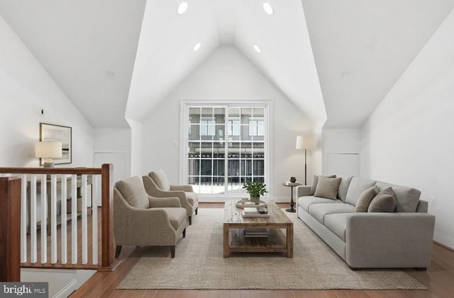 829 N WAKEFIELD ST, Arlington, VA 22203