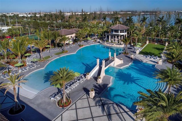 8945 NW 98th Ave, Doral, FL 33178