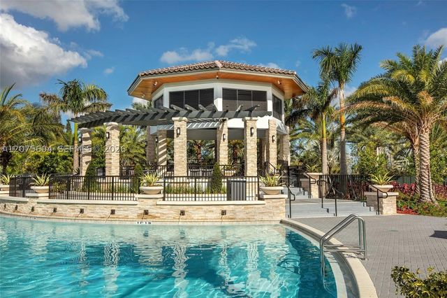 8945 NW 98th Ave, Doral, FL 33178