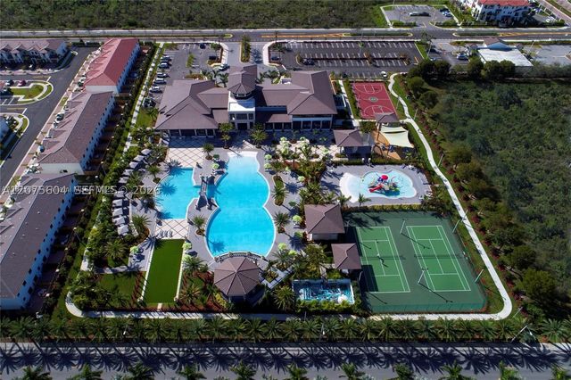 8945 NW 98th Ave, Doral, FL 33178