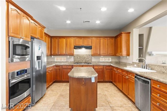 2900 Carmelo Drive, Henderson, NV 89052