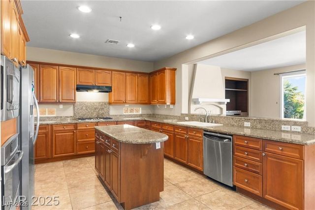 2900 Carmelo Drive, Henderson, NV 89052