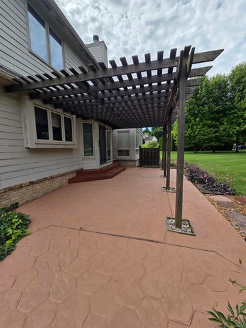 1037 Todd Court, White Lake, MI 48383