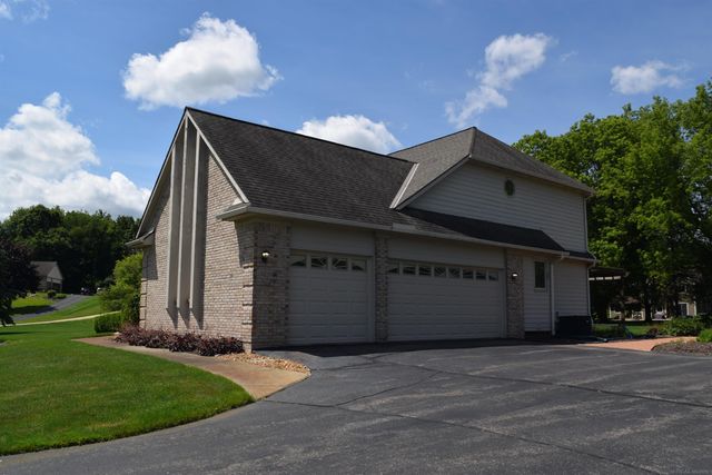 1037 Todd Court, White Lake, MI 48383